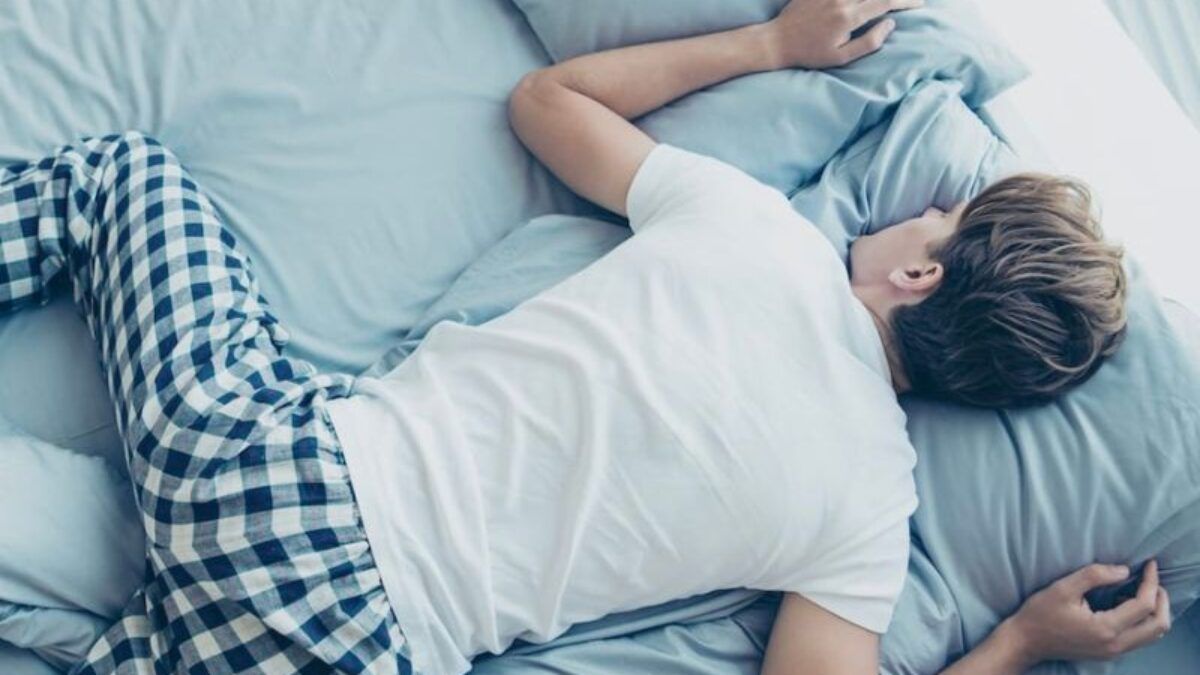 cách ngủ ngon khi trời nóng