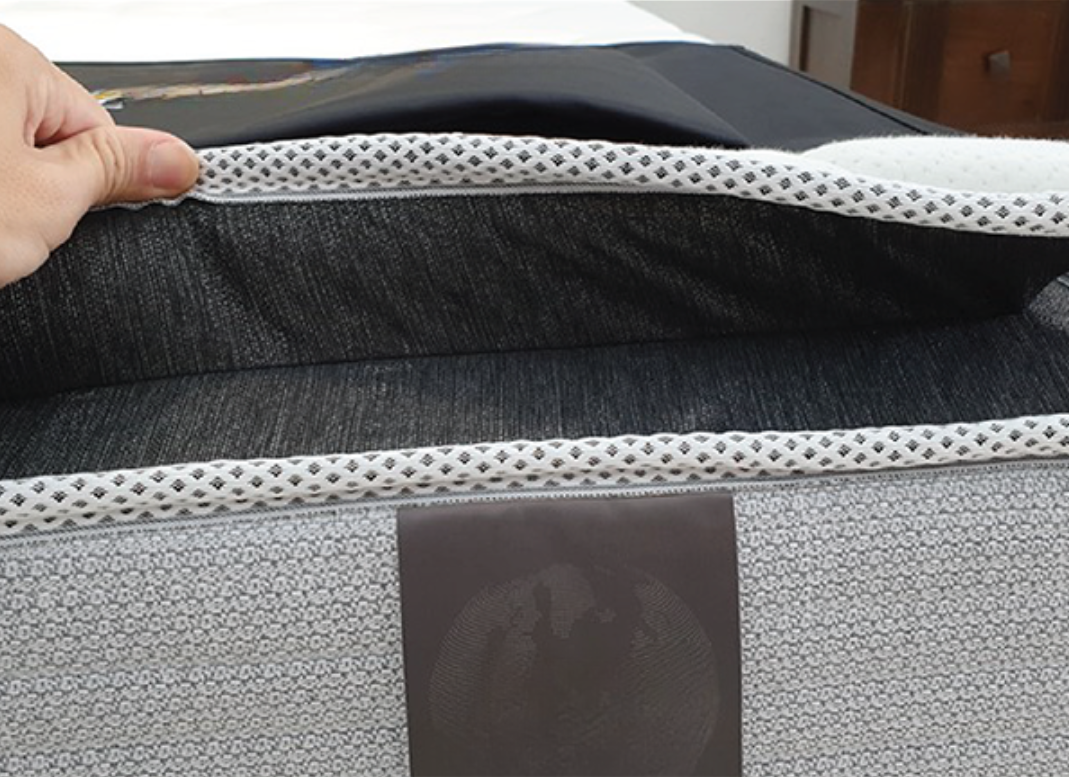 Topper gắn liền với nệm