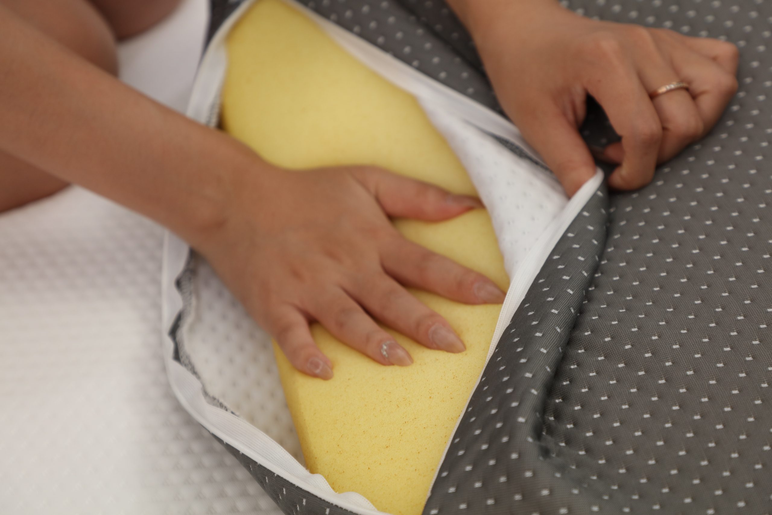 Gối Ngủ Cozy Comfy Công Thái Học Foam PU Cao Cấp Êm Mềm Nâng Đỡ Cổ Vai Gáy - CZY_GFOCF 24 Gối ngủ comfy