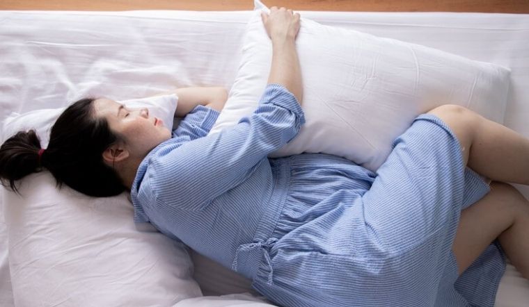 4 Cách nằm ngủ khi mang thai tối ưu giấc ngủ cho mẹ bầu 8 Cách nằm ngủ khi mang thai