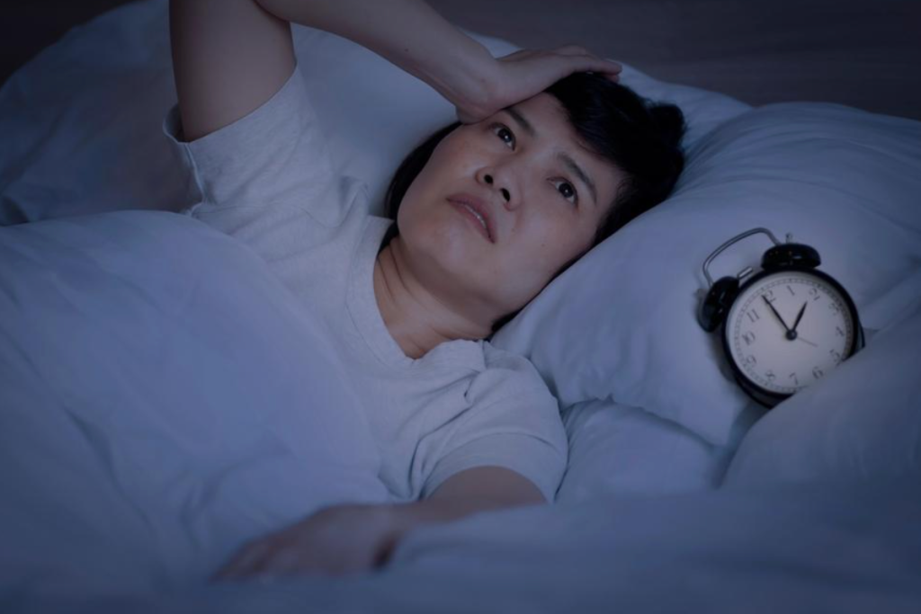 bị nóng lưng khi ngủ