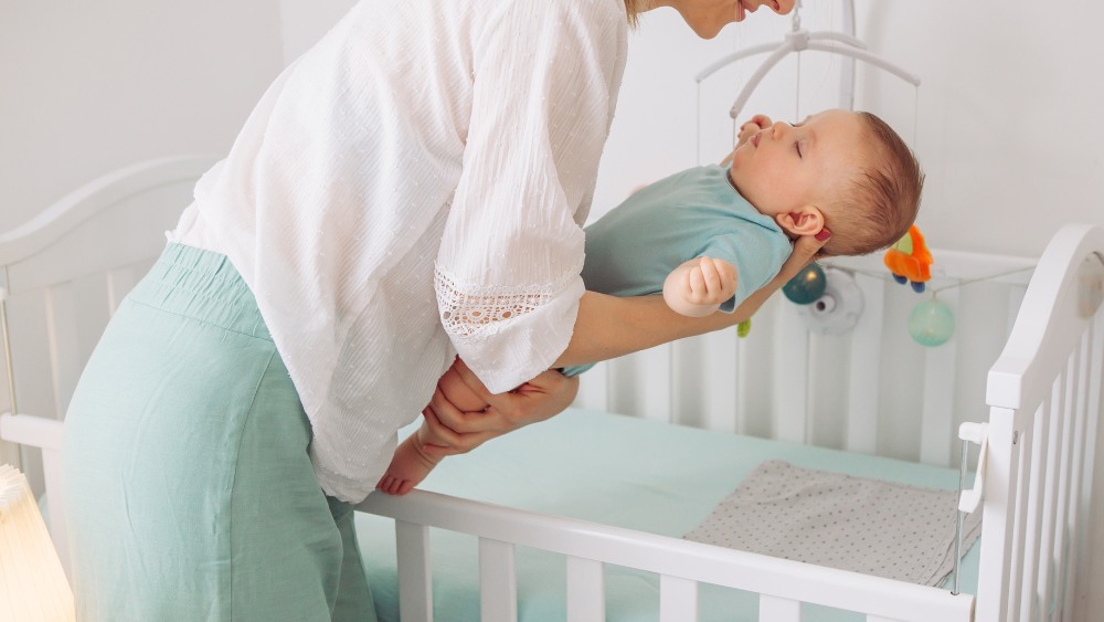 có nên để dao ở đầu giường