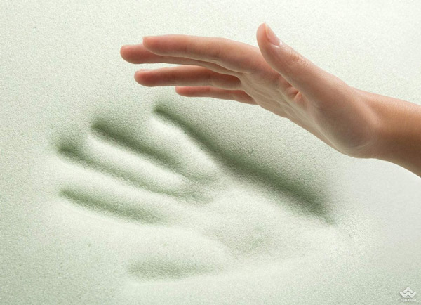 đau lưng có nên nằm nệm không