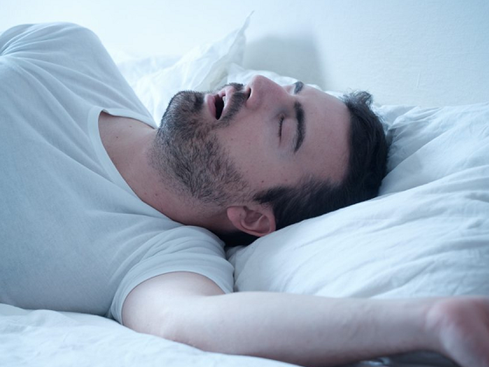 Ngủ trưa dậy bị đau đầu