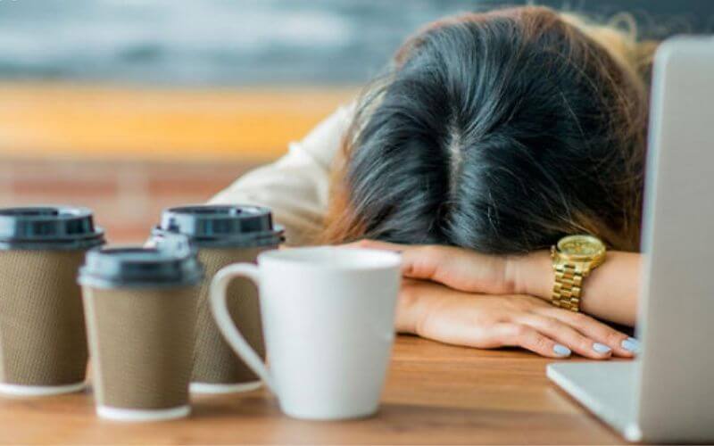 Ngủ trưa dậy bị đau đầu