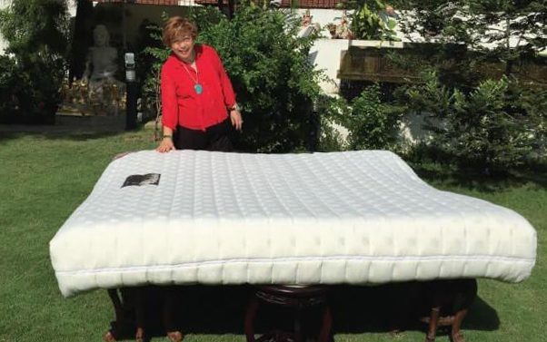 Nệm cao su có phơi nắng được không