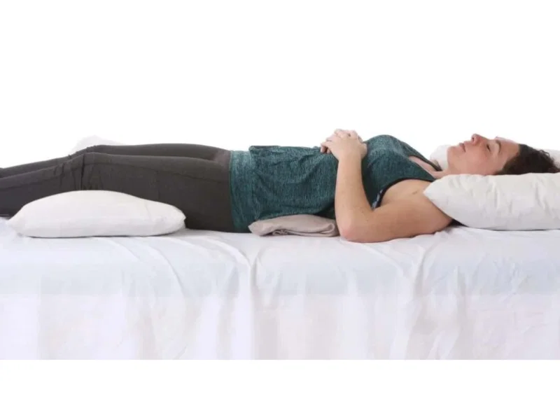 Tư thế nằm cho người thoát vị đĩa đệm