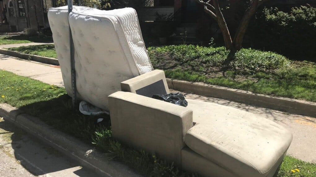 Bỏ nệm cũ ở đâu? 6 cách xử lý nệm cũ gọn gàng, đúng cách và tiết kiệm 13 Bỏ nệm cũ ở đâu