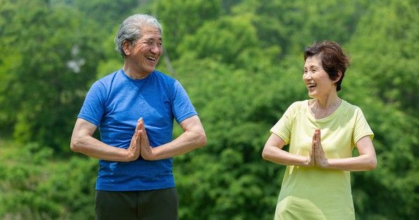 Nằm đệm mềm đau lưng – Nguyên nhân & cách khắc phục 10 nằm đệm mềm đau lưng