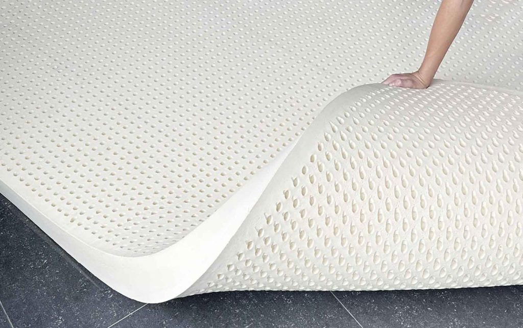 Nệm cao su nằm có nóng không? Giải đáp từ chuyên gia và 5 mẹo nằm mát cả đêm 22 nệm cao su nằm có nóng không