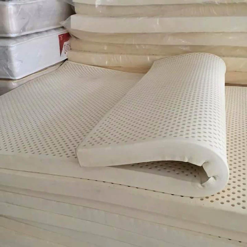 Nệm cao su nặng bao nhiêu kg? Bảng trọng lượng chi tiết theo từng kích thước 13 nệm cao su nặng bao nhiêu kg