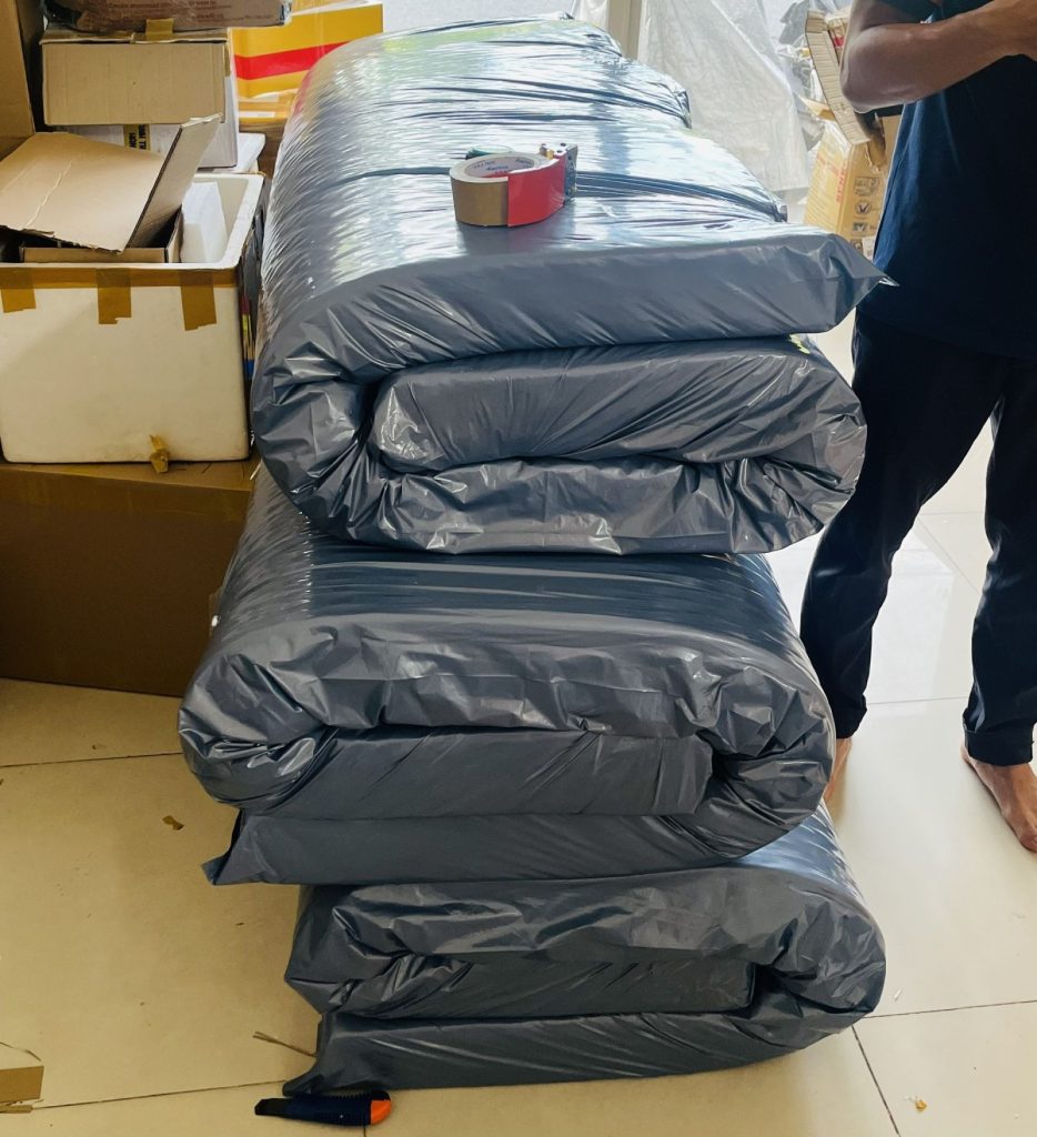 Nệm cao su nặng bao nhiêu kg? Bảng trọng lượng chi tiết theo từng kích thước 19 nệm cao su nặng bao nhiêu kg